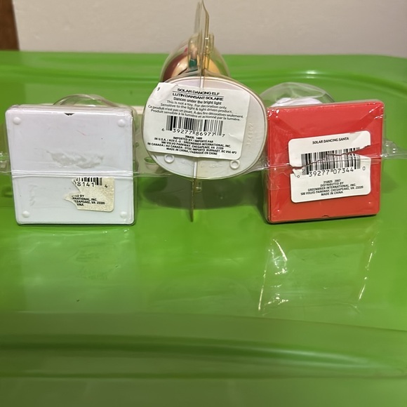 NIB Three 2007 Solar Powered Dancing Christmas Figures,, Santa, Elf and Reindeer - Picture 6 of 6